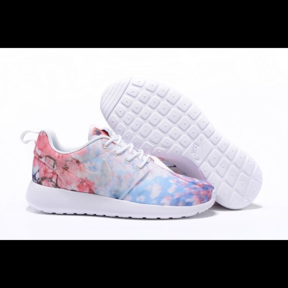 NIKE CHERRY BLOSSOM ROSHES